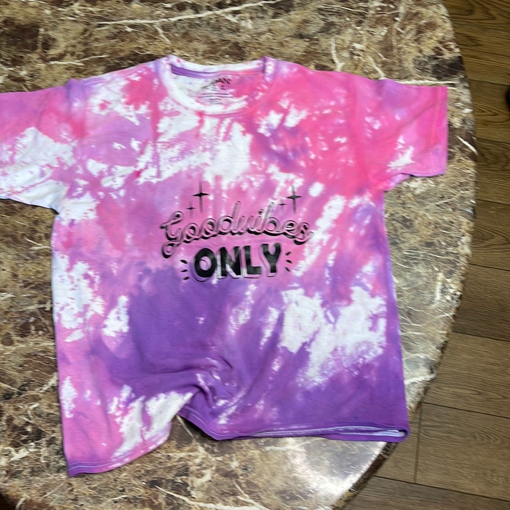 Size M youth t-shirt. Good condition.